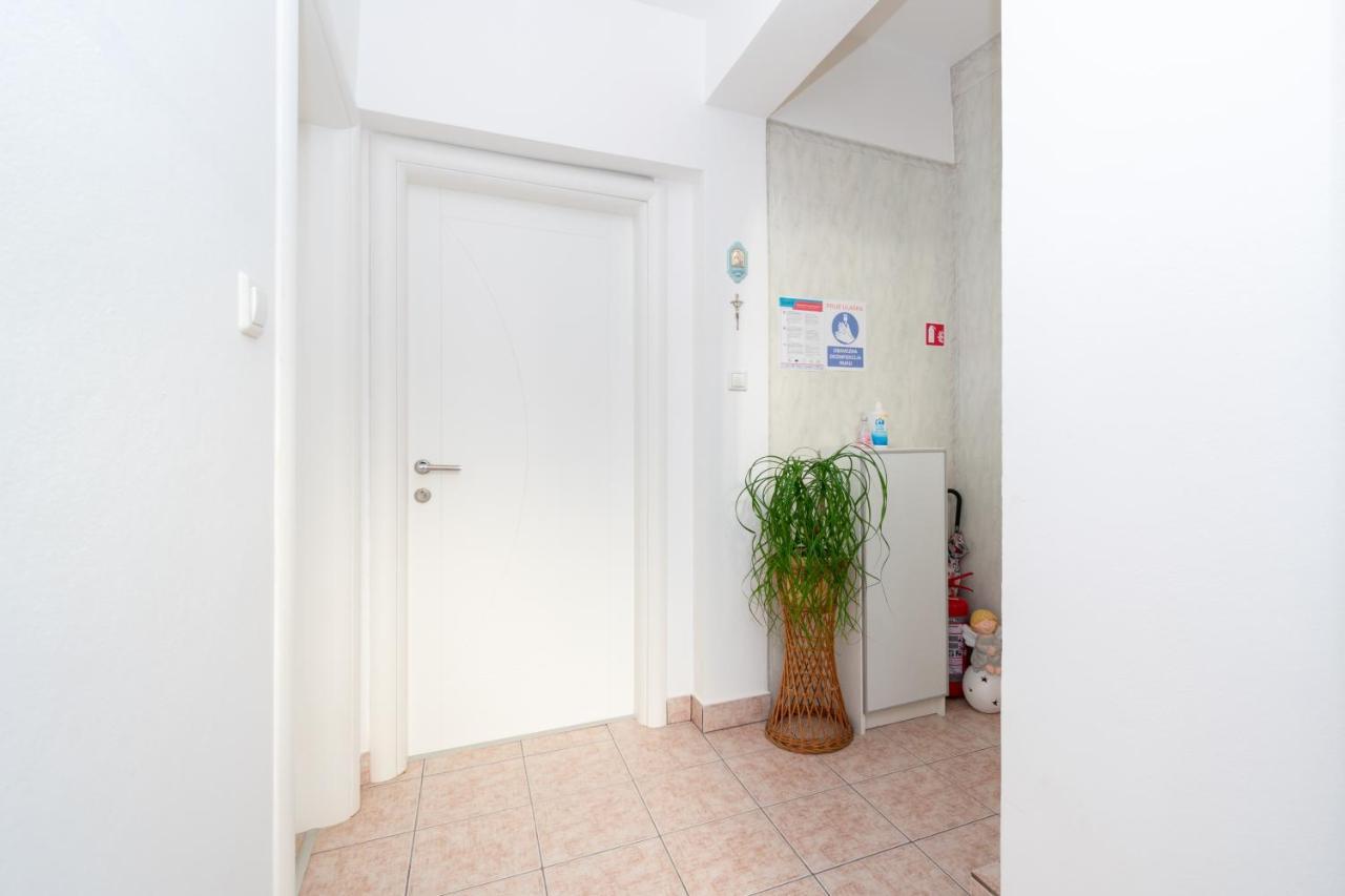 Apartment Mandre 4093B Esterno foto